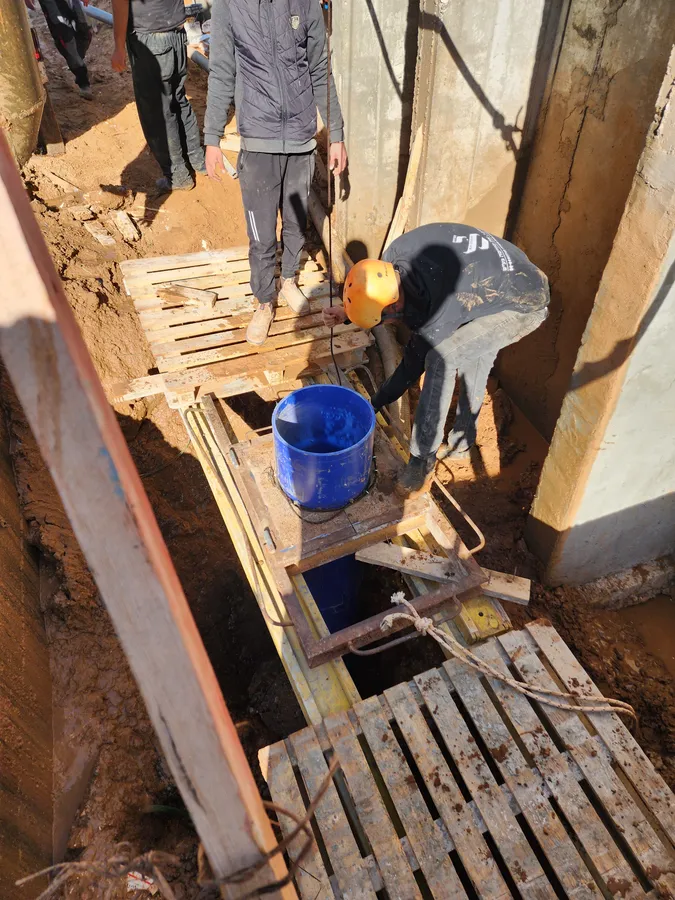 ציוד קידוח מקצועי באתר בנייה